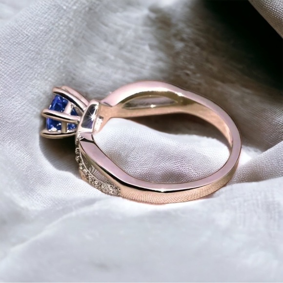 BLUE PRINCESS CUT CZ RING - Picture 2 of 5